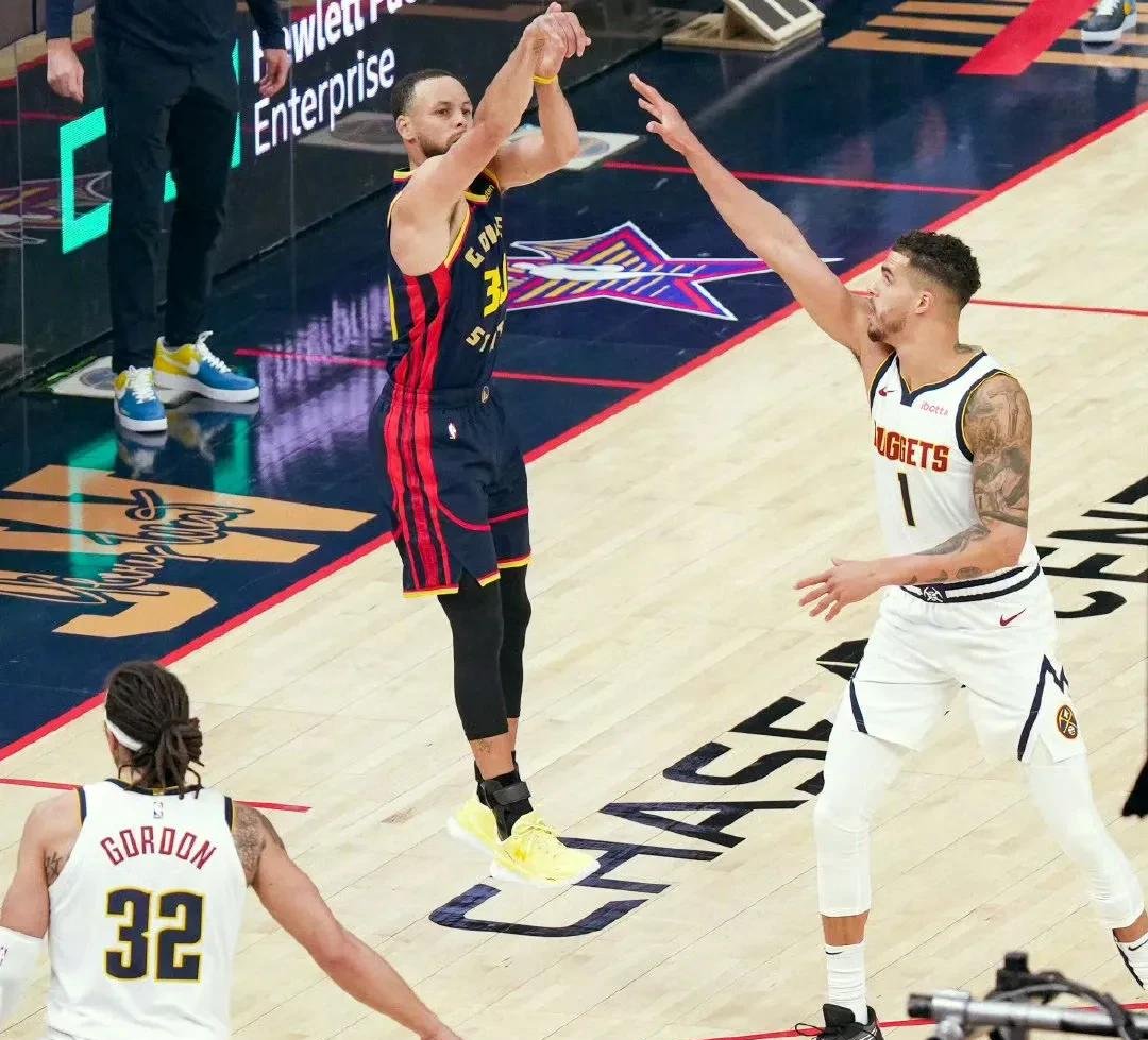 关于转折点丹佛掘金单刀错失,NBA季后赛最后时刻攻防权衡,质疑声四起,更衣室氛围转暖的信息 关于转折点丹佛掘金单刀错失,NBA季后赛最后时刻攻防权衡,质疑声四起,更衣室氛围转暖的信息