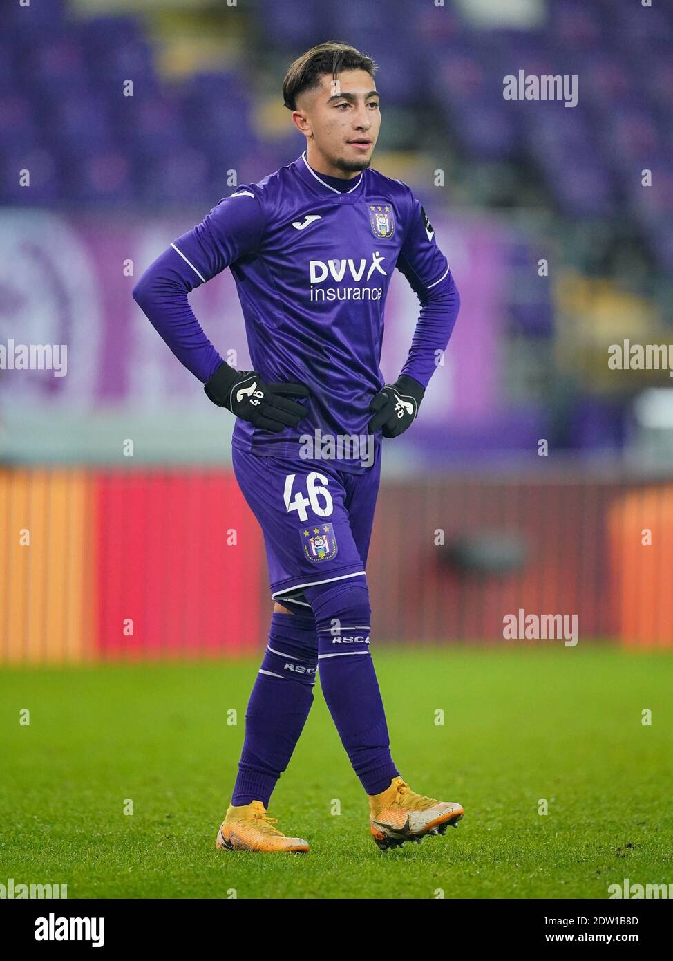 包含转会期突围战来临，芝加哥公牛围绕法国杯刷新队史纪录，压力陡增，控场能力受关注的词条